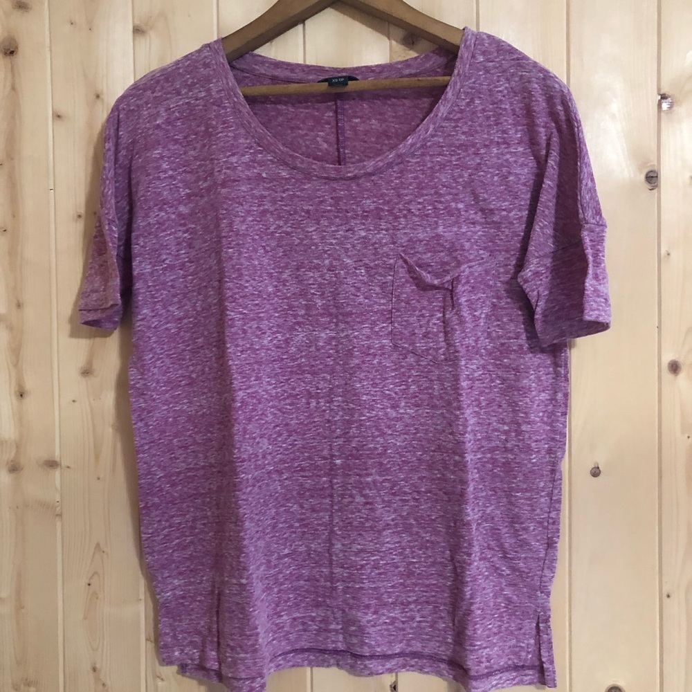 ROOTS T-shirt.